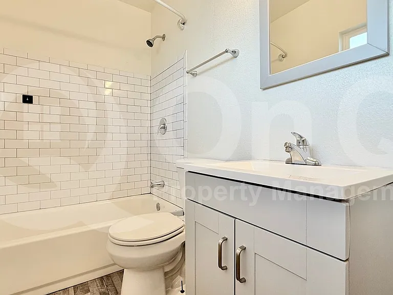 44 E Roanoke Ave #8 — Photo 8