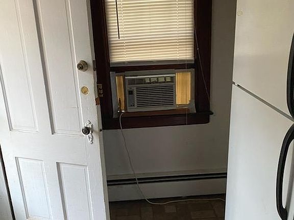 4th image of 478 Jersey Ave #2