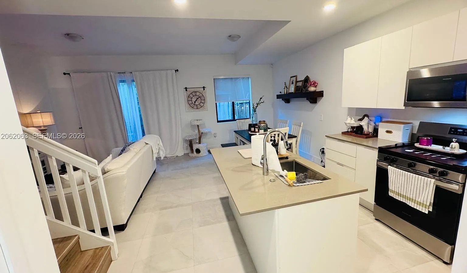 3 bed, 2.5 bath, 1558 sqft, $2,700 — Photo 4