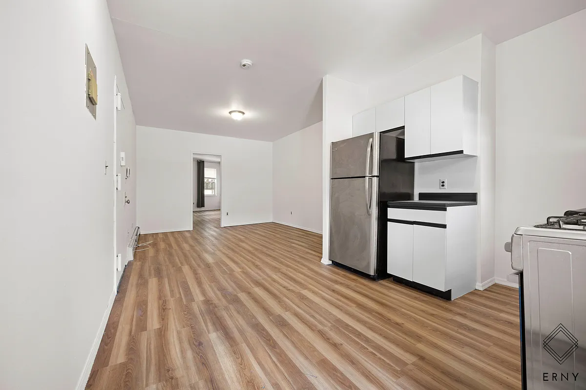 Building Photo - 584 Broadway #3R