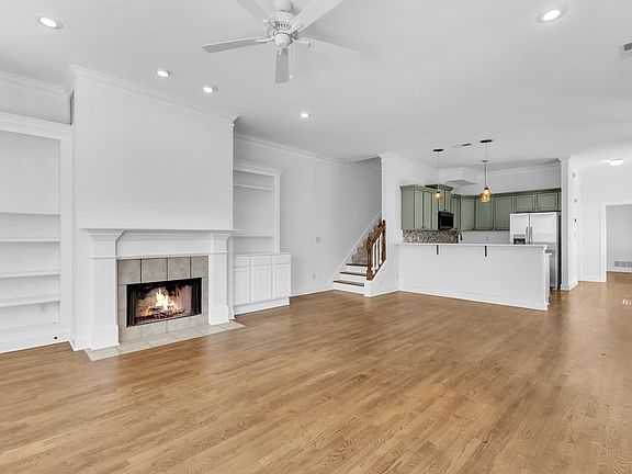 4th image of 176 Harbor Village Dr