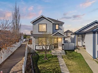 49 NE Evermeadow Mnr SW, Calgary, AB T2Y4W8