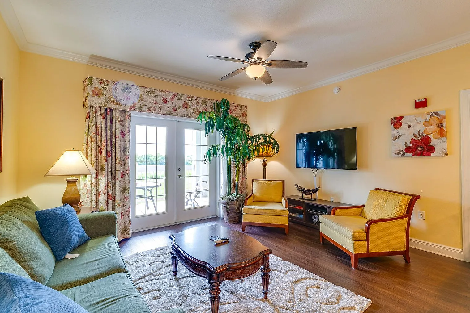3 bed, 2.0 bath, 1291 sqft, $2,645 — Photo 3