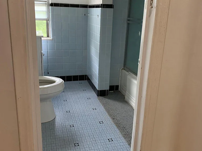 23407 Beachwood Blvd — Photo 4