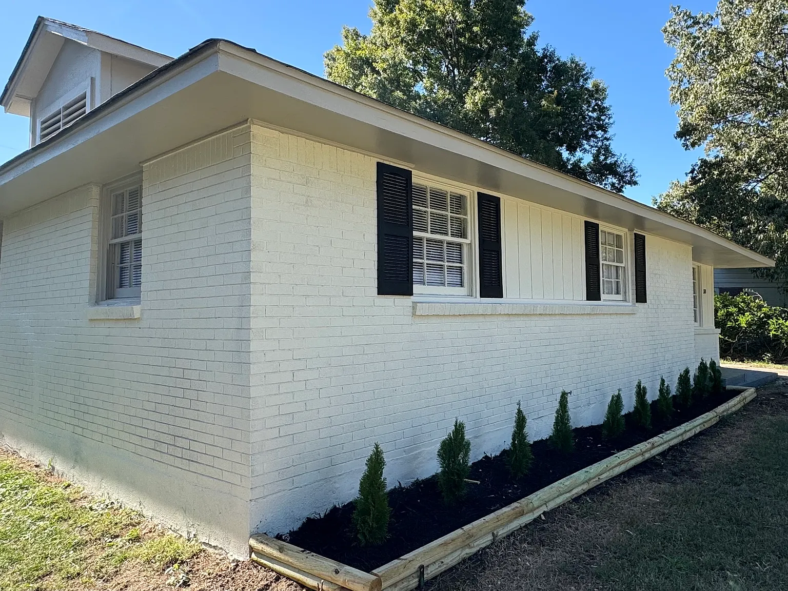 Bright and Inviting 3-Bedroom Brick Home with Fenced Backyard — Photo 3