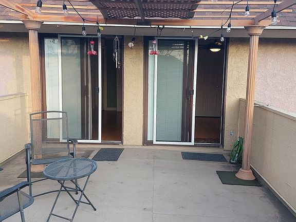 3rd image of 927 S Downey Pl