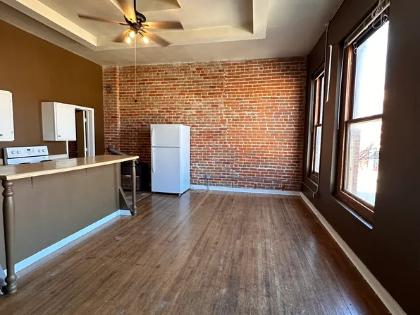 110 S 6th St #1, Plattsmouth, NE 68048