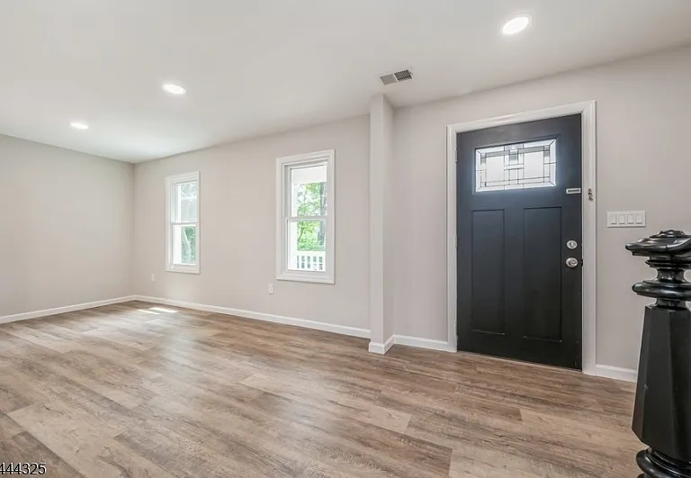 1225 Sussex Tpke — Photo 9