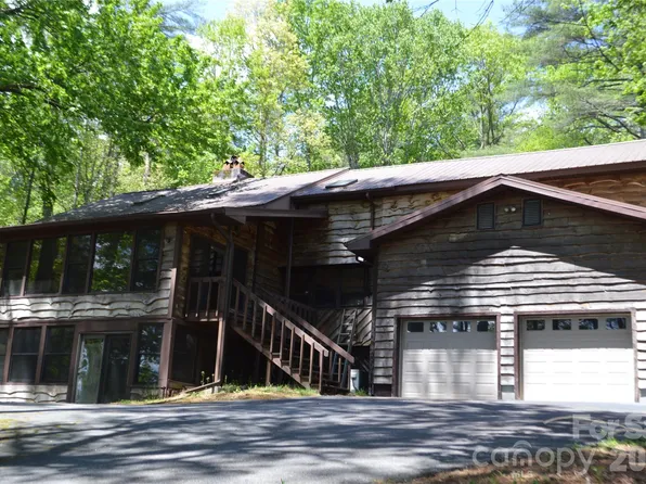 300 Good Neighbor Ln, Brevard, NC 28712