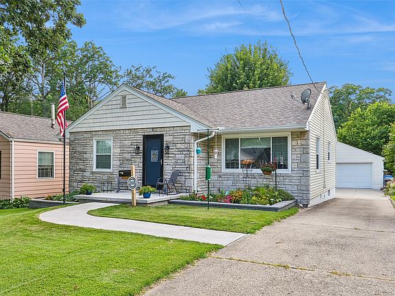 2nd image of 2818 35th St