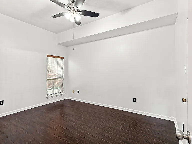 8782 Marilyn Dr — Photo 12