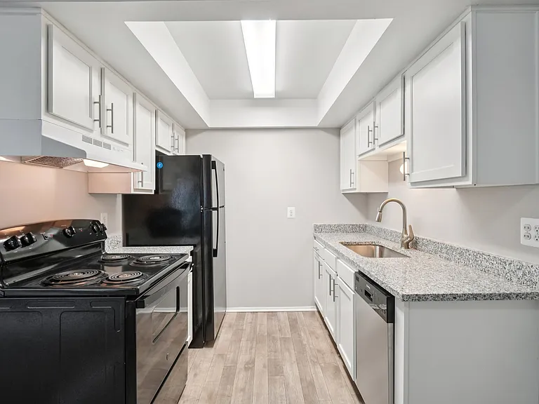 Eton Square Apartments and Townhomes — Photo 93