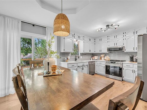 5th image of 2024 NE Dill Ct