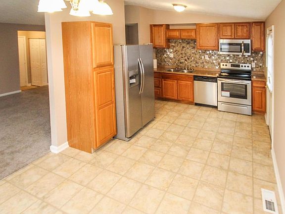 5th image of 2826 Valcour Ct