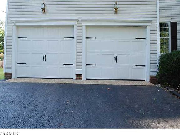 3rd image of 9517 Fawn Park Ln
