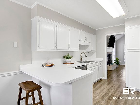 5th image of 108 Rainer Cir