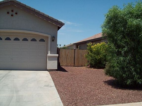 3rd image of 1410 E Redwood Dr
