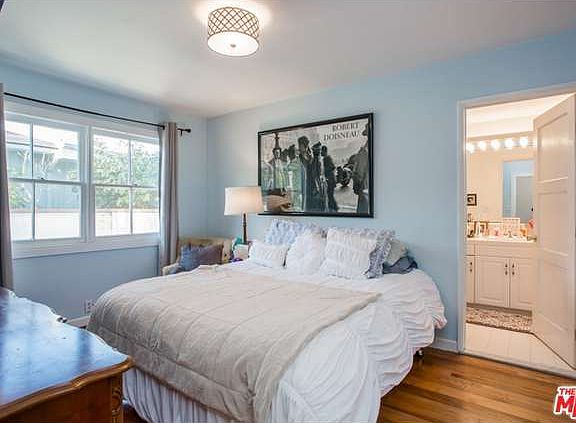 4th image of 2626 Midvale Ave