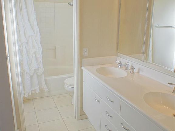 5th image of 27843 Crown Court Cir