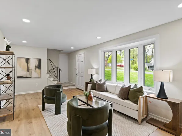 5105 Walport Ln, Fairfax, VA 22032