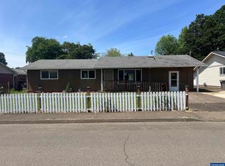 147 NW Douglas St, Dallas, OR