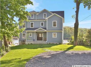 201 Locust Ave, Middletown, NJ 07748