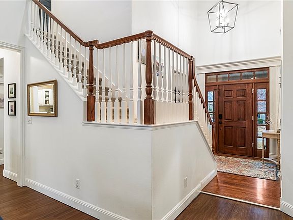 3rd image of 4402 W Hillside Dr