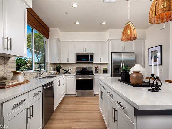 4th image of 248 W Citrus Row