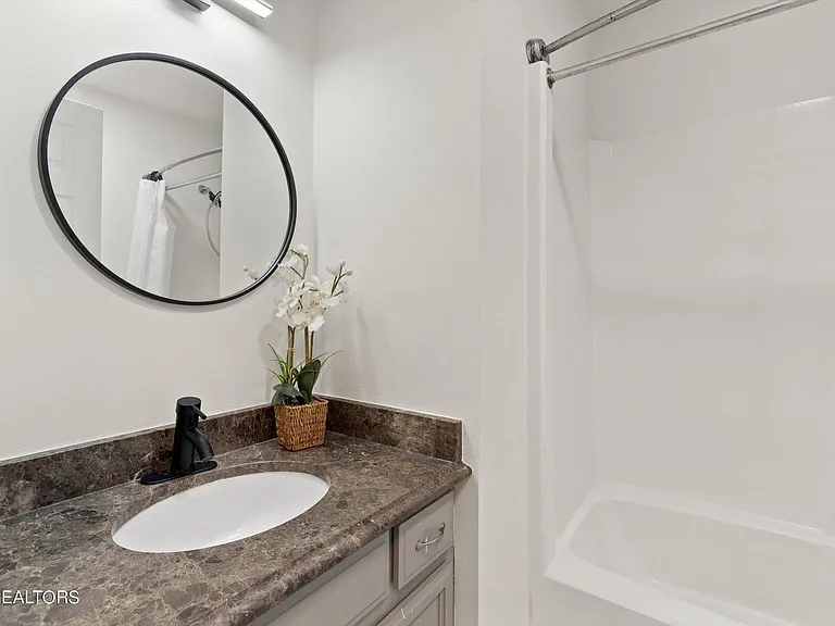 3037 Marvin Cir — Photo 14