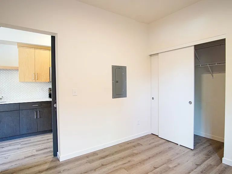 6015 S Virginia Ave #108 — Photo 9
