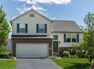 102 Bellebrooke Dr, Pataskala, OH