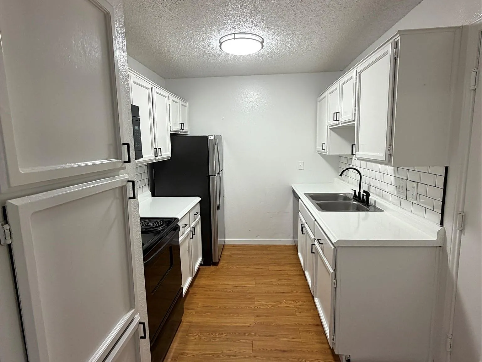 3 bed, 2.0 bath, 1147 sqft, $1,895 — Photo 4