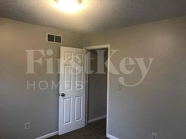 40 Sprucewood Ct — Photo 32