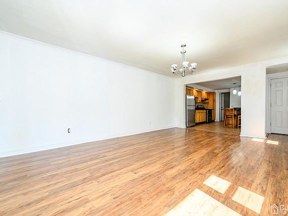 4th image of 211 Bergenline Ave
