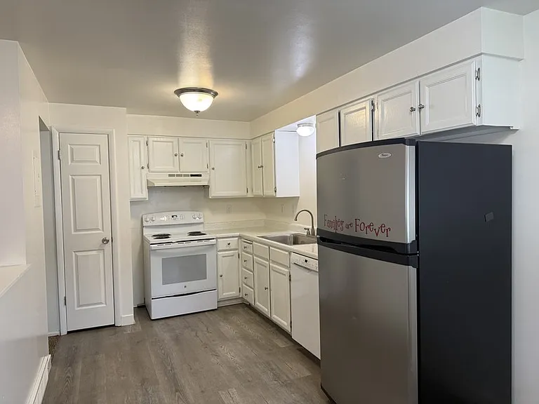 770 N Main St #1 — Photo 3