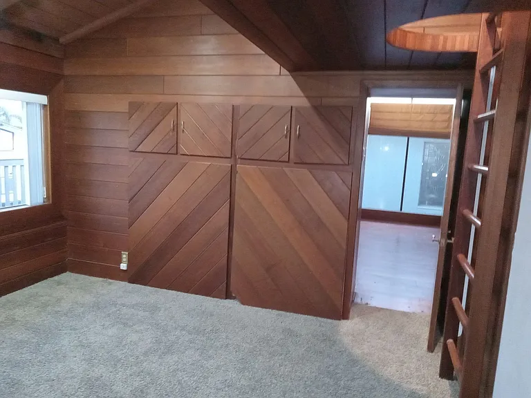 1047 Driftwood Ln — Photo 5