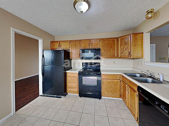 3rd image of 8039 Southern Springs Blvd