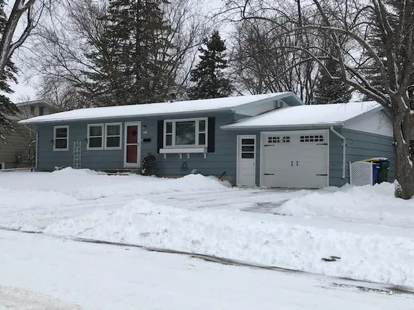 1719 Olwien St, Brookings, SD 57006