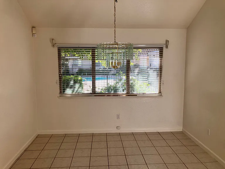 1855 Scenic Dr #F — Photo 6