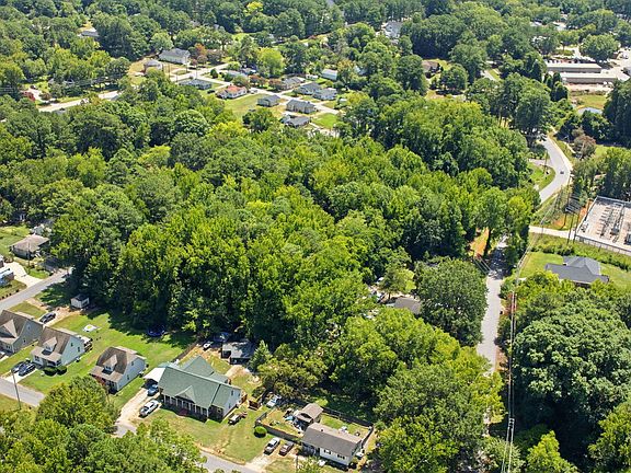 4th image of 601 Rand Mill Rd