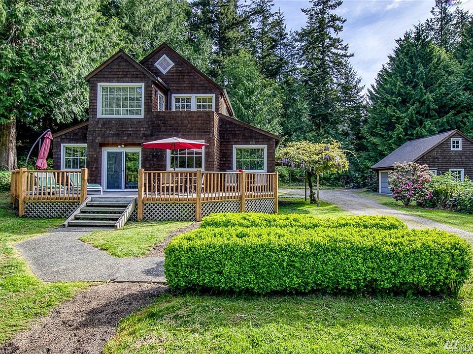 House meticulously cared for.  Cedar shake siding has been stained every four years. 
