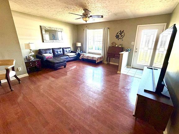 2nd image of 832 Mary Lou Ct