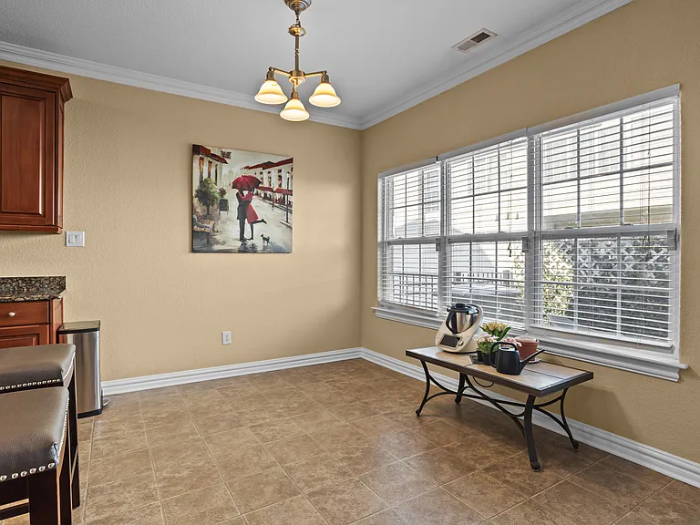 1025 Horton Pl — Photo 13