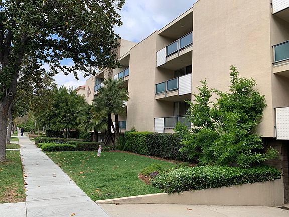 3rd image of 420 N Louise St APT 8