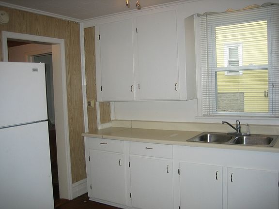 Eat in bright kitchen