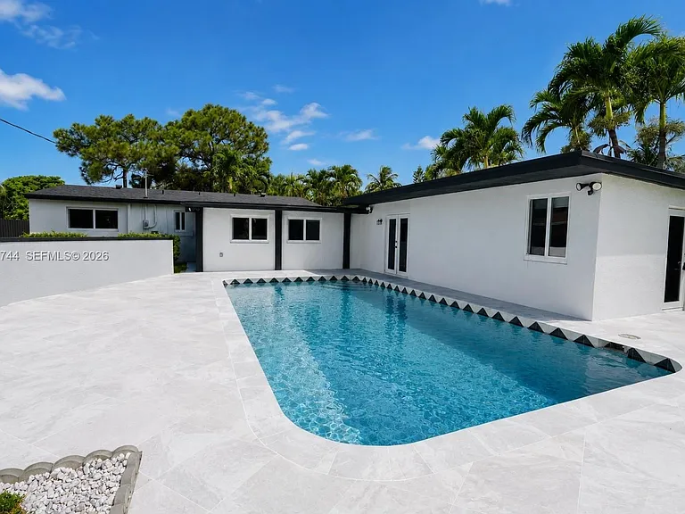 2573 Conroy Dr — Photo 43