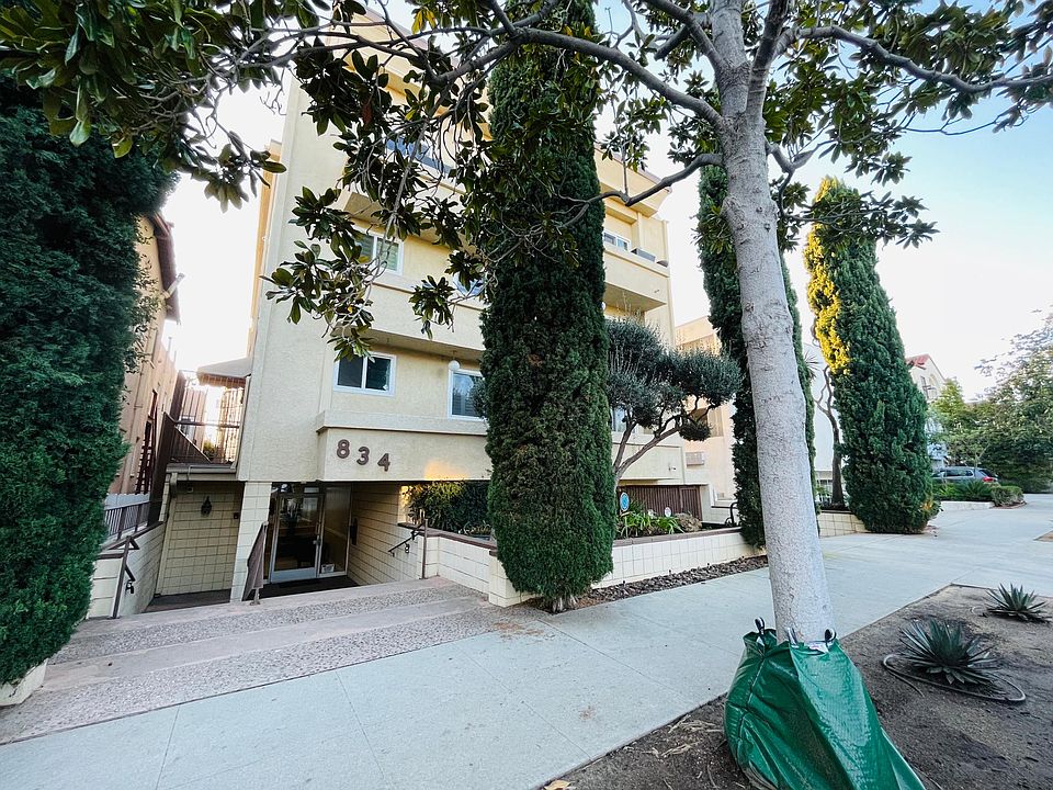 1st image of 834 6th St Unit 103