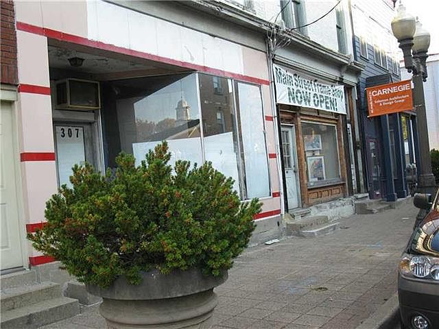 2nd image of 307 E Main St