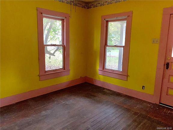 2nd image of 302 E Bailey Ave