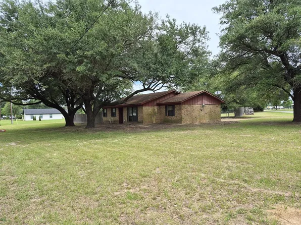 4959 Woodcrest Dr, Athens, TX 75752
